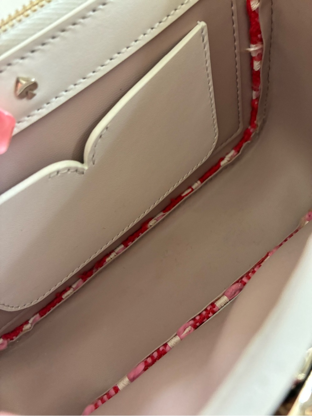 NEW, GORGEOUS KATE SPADE BAG! The heart turns to open! ♠️♠️ - Picture 4 of 14
